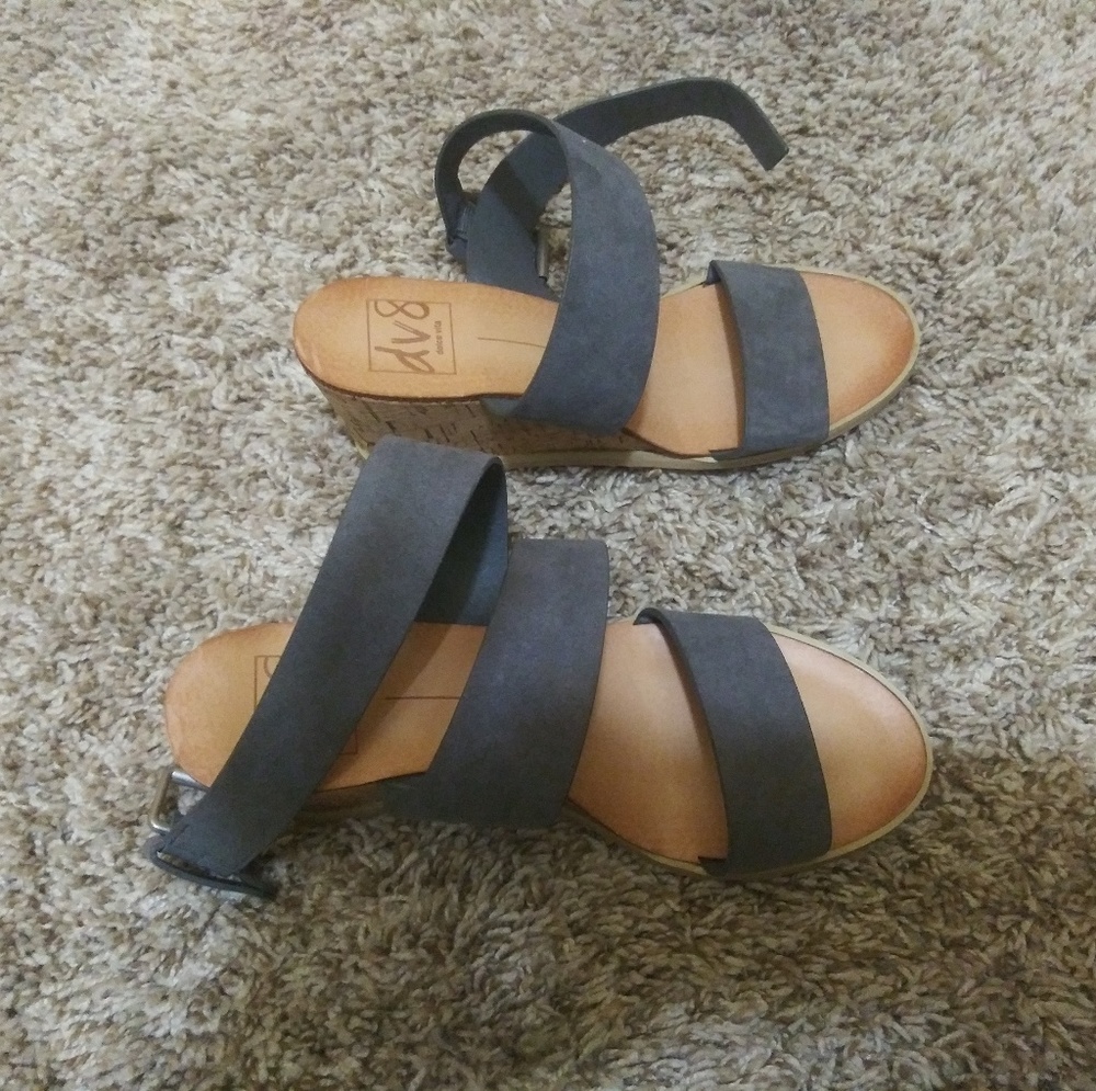 Wedge sandals